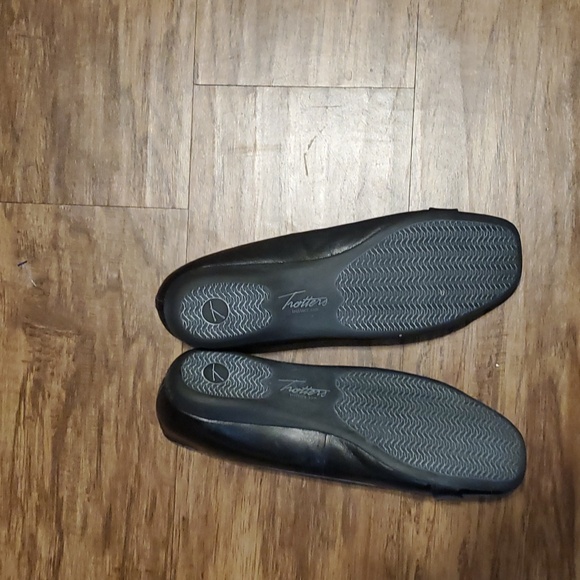 Trotters Sizzle Nordstrom 10 M Black Flats Floor Model Comfort Padding - Picture 5 of 7